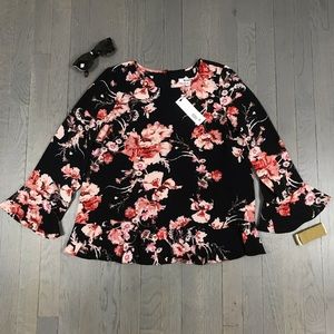 NWT BB Dakota Flower Bomb Bell Sleeve Top Blouse
